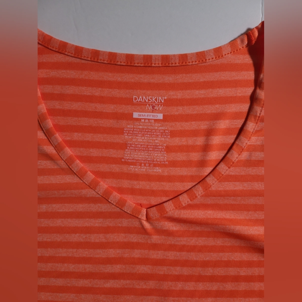 EUC! Danskin Now Orange Stripe V-neck Short sleeve Tee. Size M - Picture 3 of 6